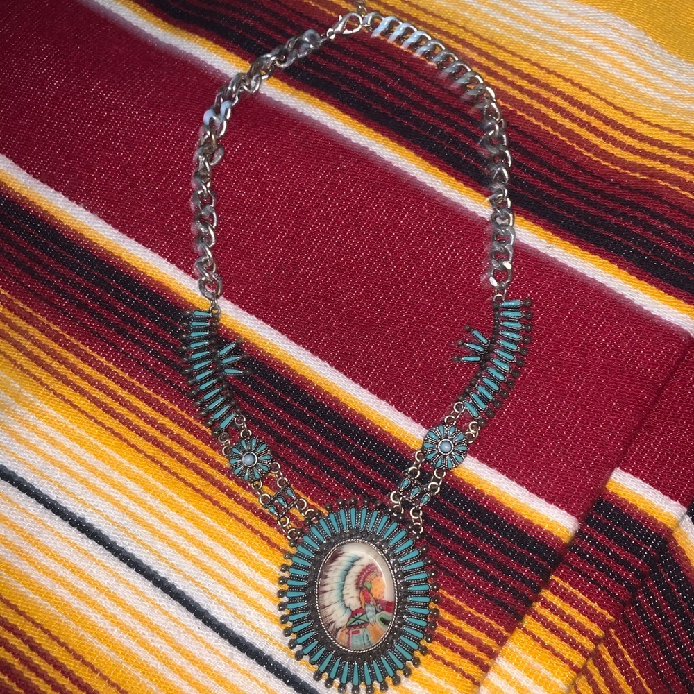 Women’s western necklace